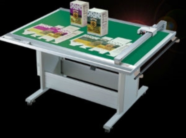 GRAPHTEC FC2250-120VC Flatbed Cutter 47.2"x36"